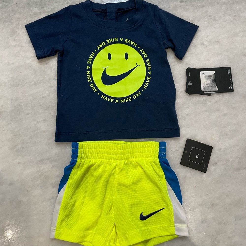 Brand new 3/6 month T-shirt short Nike set